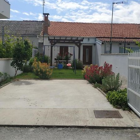 Holiday Home Arbanase ザダル エクステリア 写真