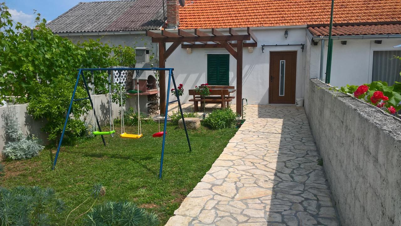 Holiday Home Arbanase ザダル エクステリア 写真